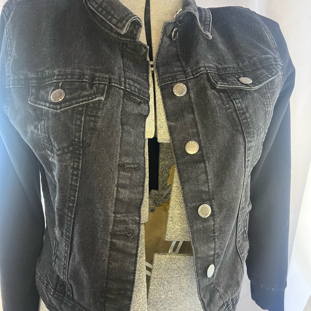 BBJ Los Angeles Women's Distressed Cropped‎ Black Jean Jacket Size Small